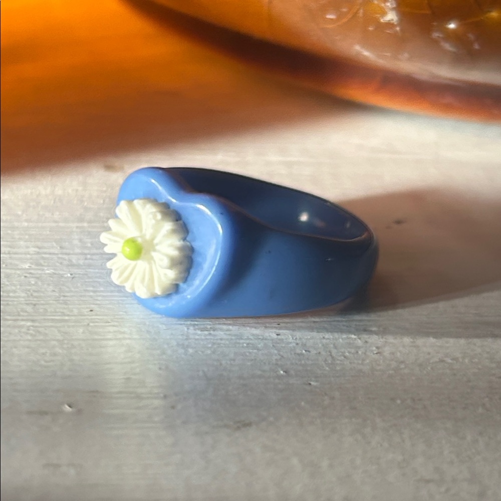 Vintage Blue Ring with Daisy Accent